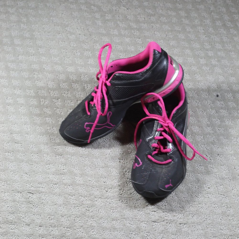 Puma Size 7 Black and Pink Running Shoes - NWOT